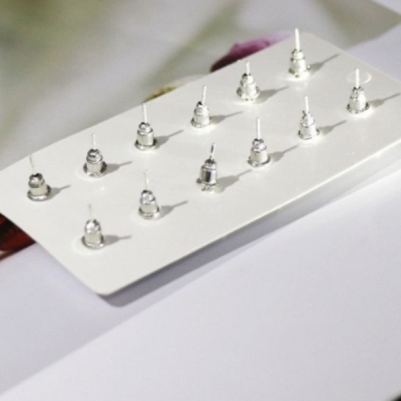 RESTOCKED! NWT fuchsia Druzy Earrings 💕😍 - Picture 2 of 2